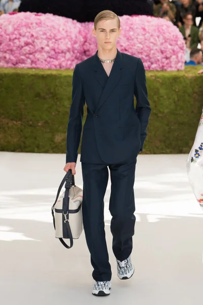 Look 31